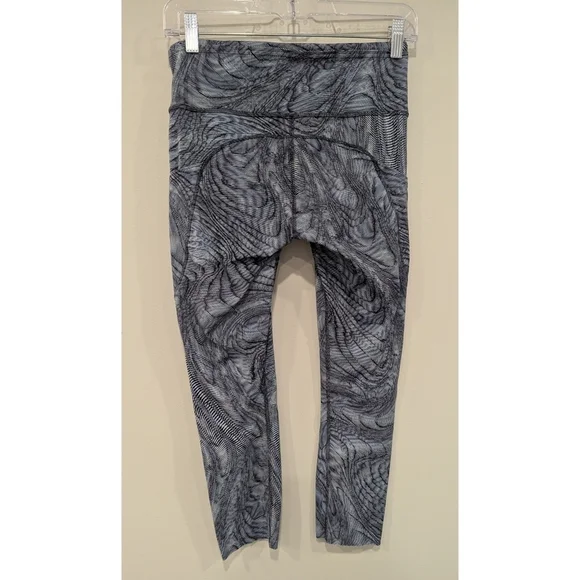 Lululemon Fast And Free High Rise Crop 23" Inseam In Dimensional Icing Size 6 - Picture 4 of 8